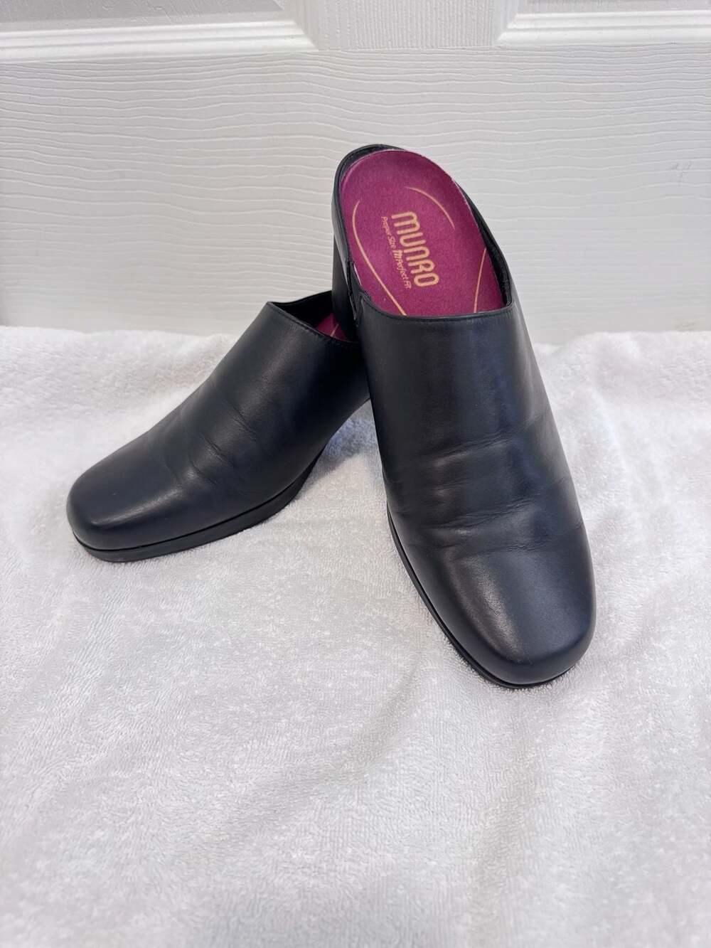 Women’s Munro Jemma Black Leather Block Heel Mules size 11.5